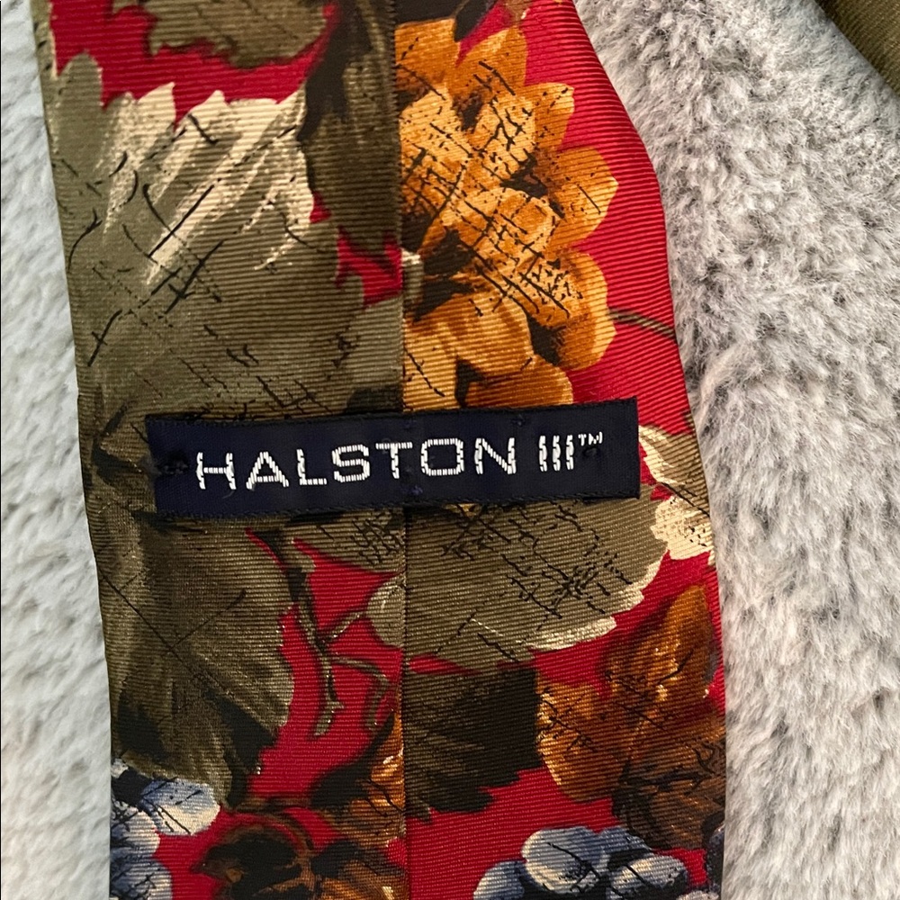 Halston 111. Elegant Floral Red Tie - Picture 3 of 4